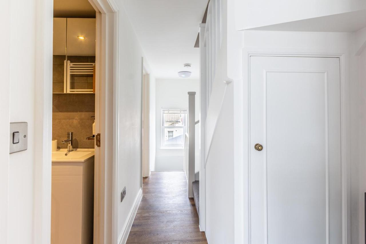 Bright Cheery 4 Bd Apartment By Brighton Station Exterior photo